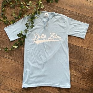 NEW!! Delta Zeta - Small Baseball Style T-Shirt